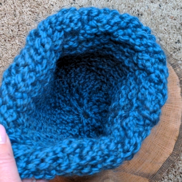 NEW🎇 100% Handmade Knit Beanie Winter Hat • Silky Face Friendly Yarn • Teal - Picture 4 of 7
